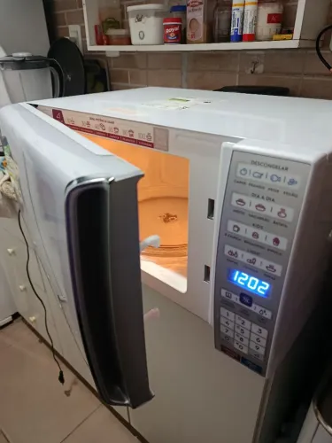Microondas Eletrolux 34l, 220v