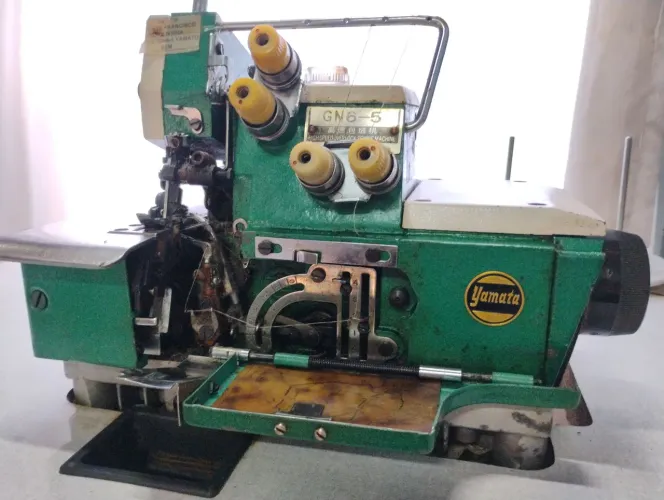 Máquina de costura interlock