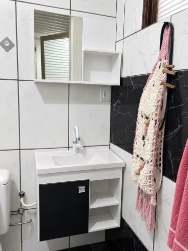 Gabinete de Banheiro com Pia 
