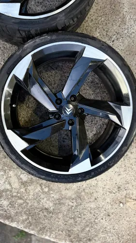 Rodas 20 com pneus 3.500,00