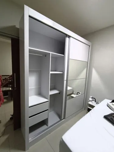 Guarda-roupa de casal