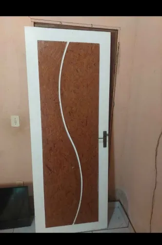 Porta seminova em ótimo estado