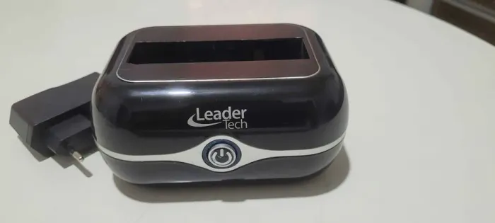 Leitor de HD, docking station da marca Leader Tech.