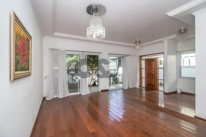 Casa de Vila - 3 Dormitórios (1 Suíte) à Venda ou para Alugar no Jardim Hípico, São Paulo/