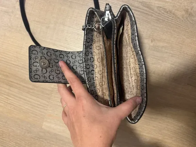 BOLSA GUESS COURO TIRA COLO