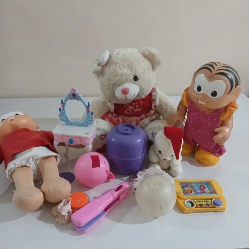 Lote de brinquedos menina