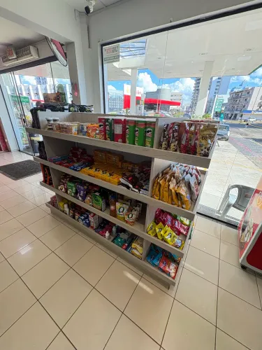 Armário expositor aberto MDF marfim