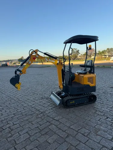 Mini Escavadeira DIESEL Eco Force 1000 ano 2025.