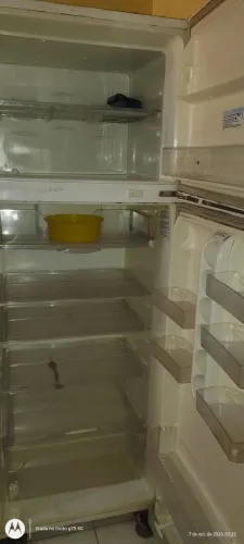 Geladeira e máquina de lavar/ com defeito 600,00 os dois