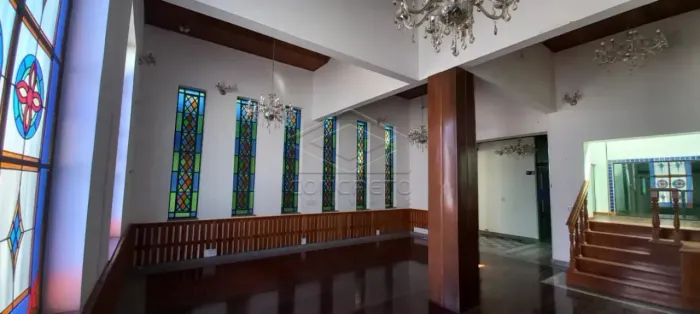 Comercial Casa em Jaú