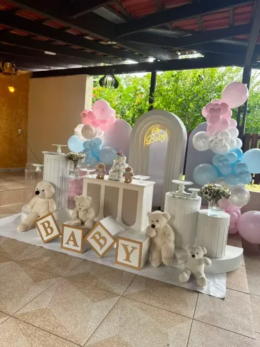 Aluguel de mesas e cadeiras para festas e eventos