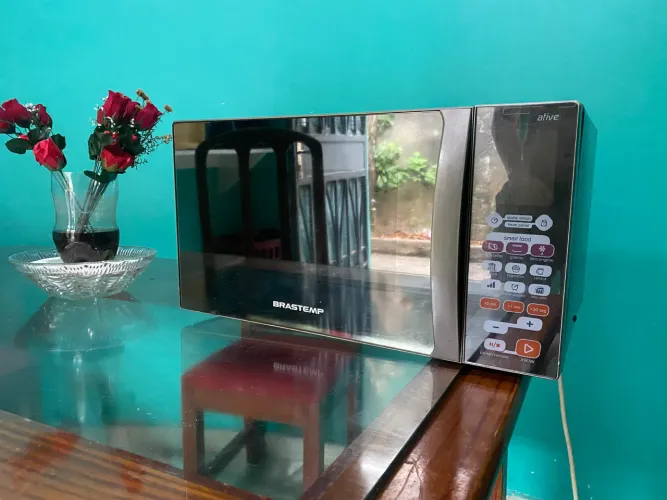 Micro-ondas Brastemp 30 Litros 127V Inox/Espelhado - Perfeito Estado
