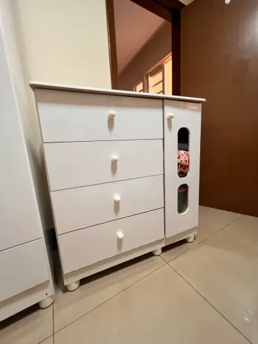 VENDO GUARDA ROUPA + CÔMODA R$550