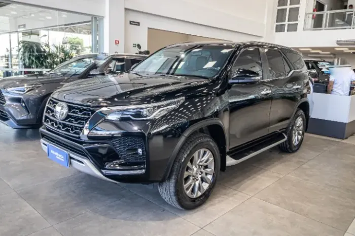 Toyota Hilux SW4 SRX 4X4 2.8 TDI 16V Dies. Aut. 2024