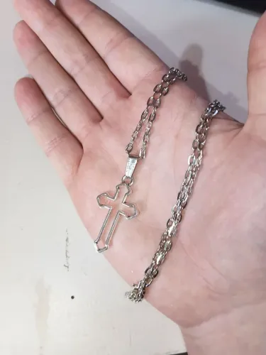 Crucifixo estilo Vitoriano Alt-Goth vazado. NOVO. Aço com banho de ródio. 60cm. 4mm.