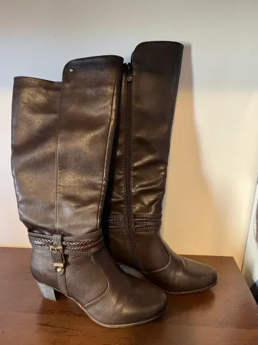 Vendo bota Mooncity cano longo