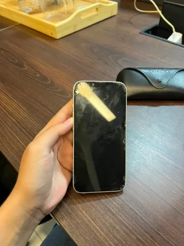 IPHONE 13, 128g PARA VENDER LOGO