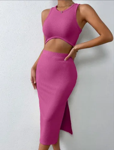 Conjunto top e saia rosa