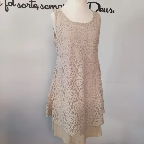 Vestido tule bege