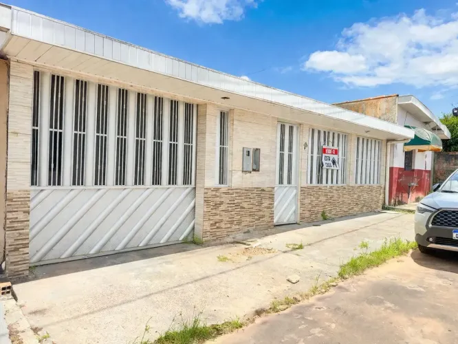 CASA NO PLANALTO COM 3 DORMITÓRIOS + 4 KITNETS PARA RENDA R$ 385 MIL