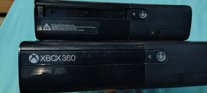 2 Xbox super slim com defeito 