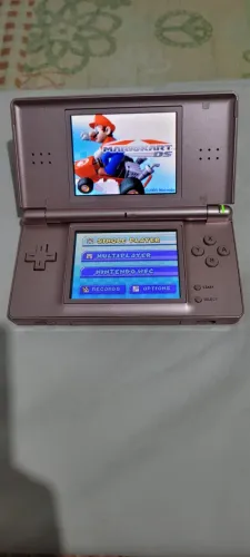 Nintendo DS Lite Rosé + Jogo Mario Kart DS + Carregador Paralelo