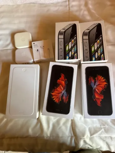 Caixas originais de IPhone 4S, IPhone 6 e IPhone 6S