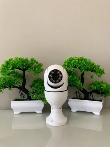 Câmera WiFi 360° Robozinho E27