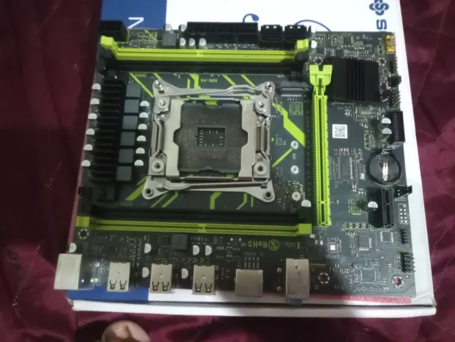 Placa mãe x99-p4 precisa ser trocado o soquete 