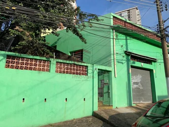 Casa com amplo terreno ao lado do Parque da Aclimação