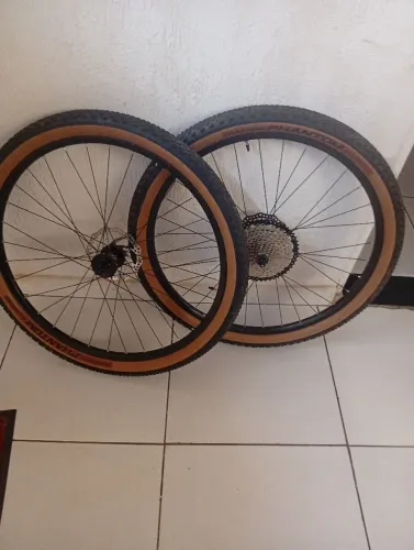 Par de rodas completas novas com cubo koozer