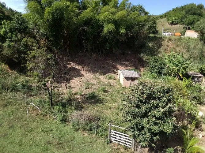 Chacrinha em Ferros