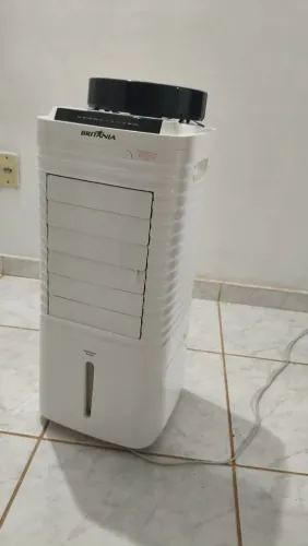 Vendo climatizador e robô que varre
