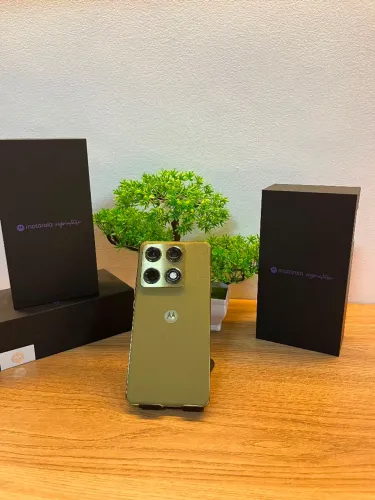 Motorola signature lacrado verde oliva 512gn 24gb ram