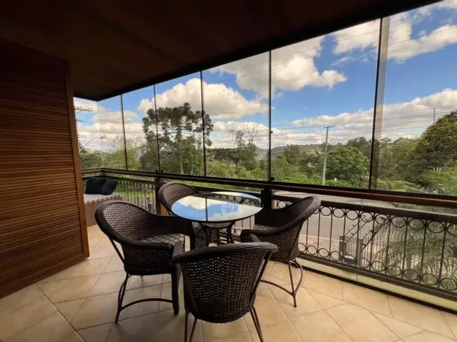 Apartamento 2 dormitórios, mobiliado, com vista. Em Gramado