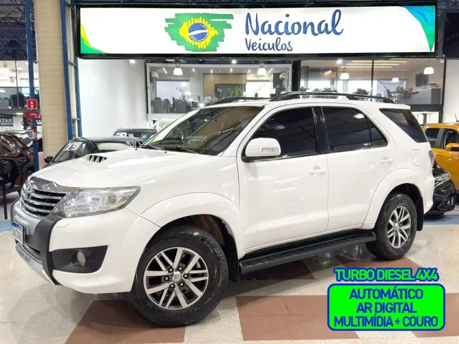 Toyota Hilux SW4 SRV D4-d 4X4 3.0 TDI Dies. AUT 2014