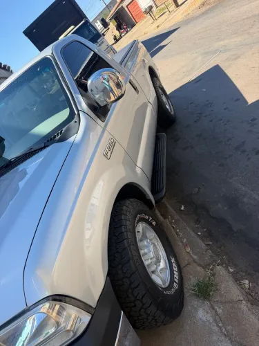 Ford F-250 XLT 4.2 TB Diesel 2005