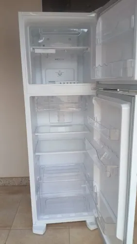 (Nova) Geladeira Electrolux 371 litros *