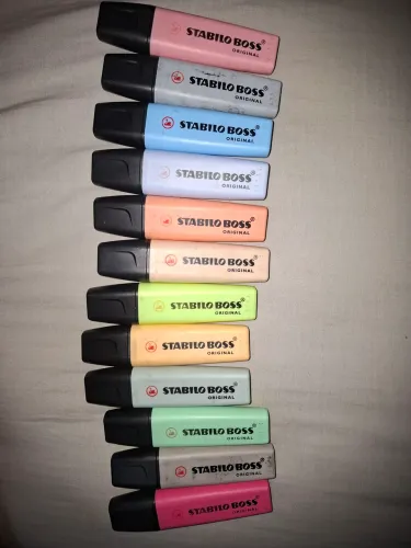 Vendo 12 marca textos Stabilo Boss Original funcionando perfeitamente por 70 reais