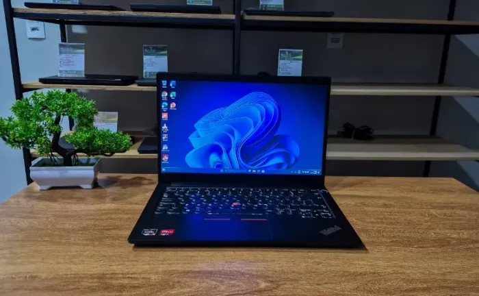 NOTE LENOVO THINKPAD, RYZEN 5, 8GB, ZERO!