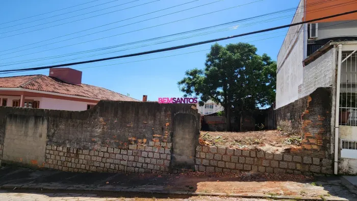 AMPLO TERRENO EM EXCELENTE LOCALIZAÇÃO EM FLORIANÓPOLIS!