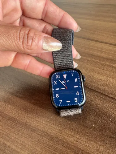 Apple Watch Series 10 ? 6 meses de uso, ótimo estado + carregador original. R$ 2.300