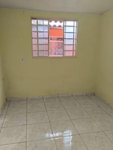 Aluga-se barraco na guariroba 