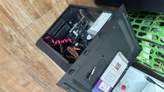 DESKTOP À VENDA