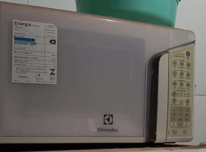 MICROONDAS 31 LITROS ELETROLUX PARA CONSERTO OU RETIRADA DE PEÇAS !!!