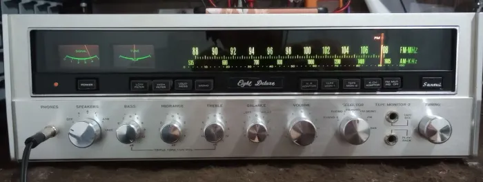 Receiver Sansui Eight Deluxe 
