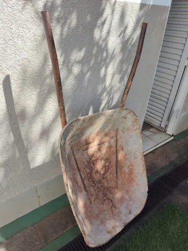 carrinho de mão usado