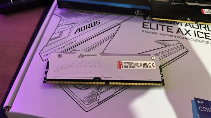 Memoria ram ddr5 fury 32gb cl36 6000mhz branca
