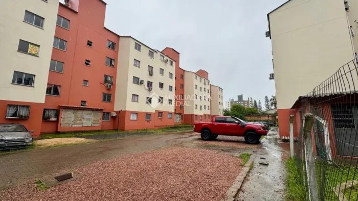 Apartamento de 2 dormitórios 43m2 privativos 1 vaga e garagem no bairro Camaqua