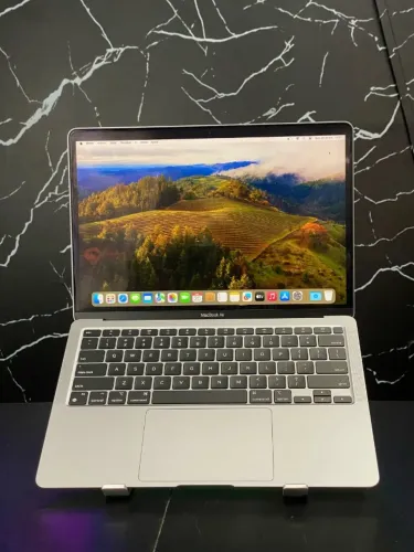 MACBOOK AIR M1/ 8GB RAM/ SSD 256GB/ 13.3 POLEGADAS IPS